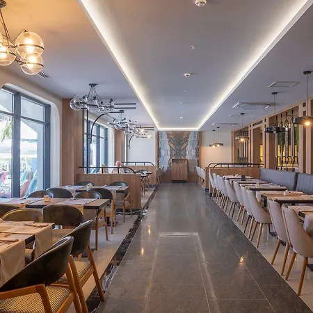 Отель Armella Hill 5*